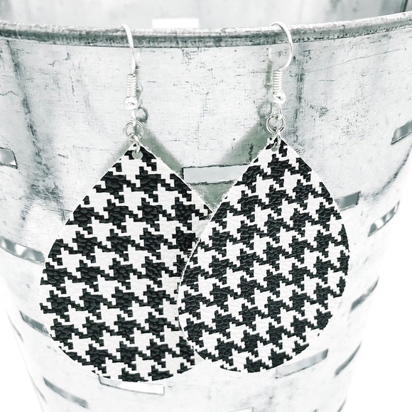 NEW Houndstooth Print Drop Earrings Faux Leather - Picture 1 of 2